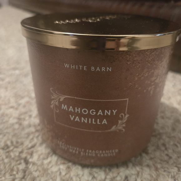 White Barn Mahogany Vanilla Candle - Rich Brown and Elegant Gold - Picture 1 of 2